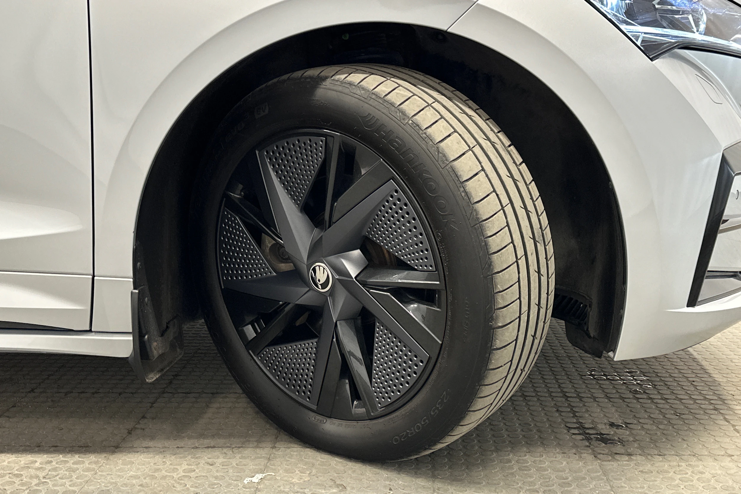 hopea Skoda Enyaq 2023 kuva 10.