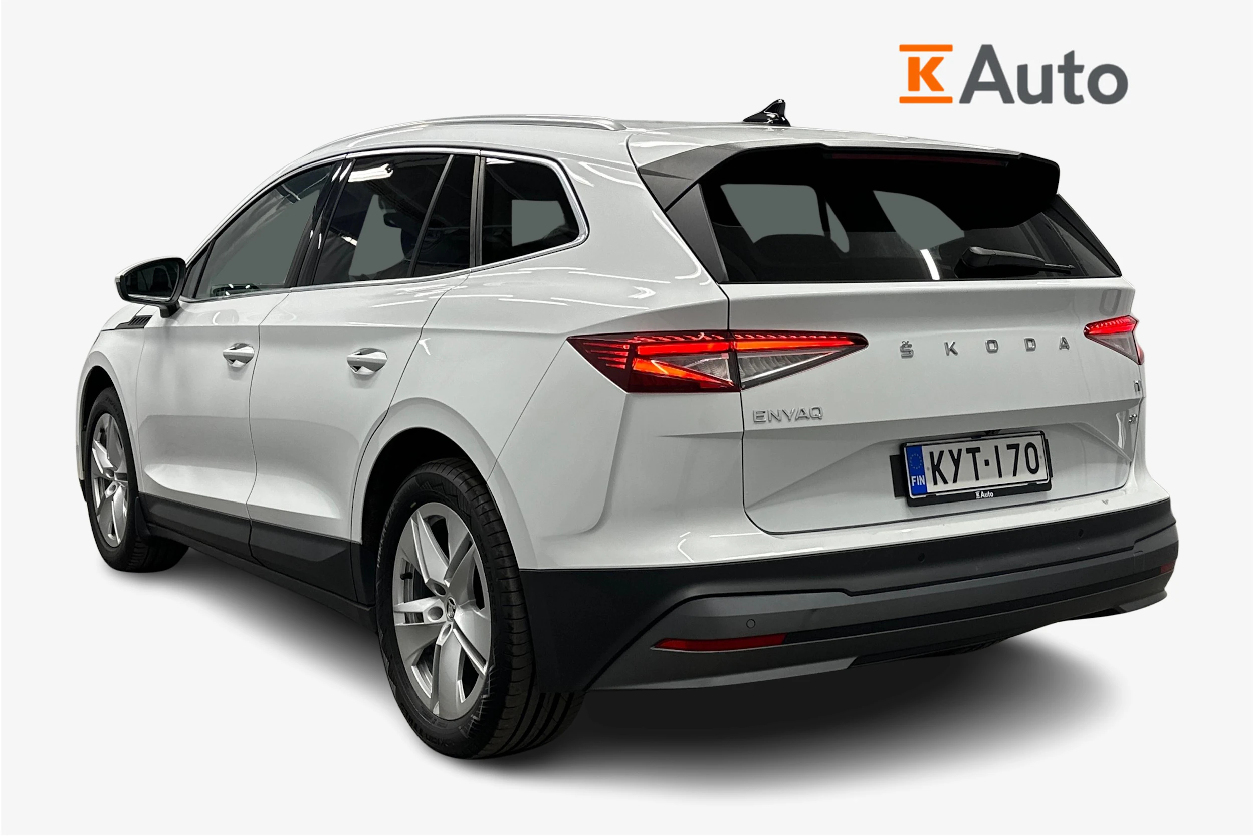 valkoinen Skoda Enyaq 2023 kuva 2.