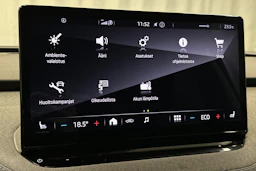 valkoinen Skoda Enyaq 2023 kuva 19.