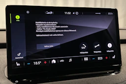 valkoinen Skoda Enyaq 2023 kuva 20.