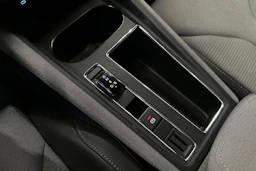 valkoinen Skoda Enyaq 2023 kuva 36.