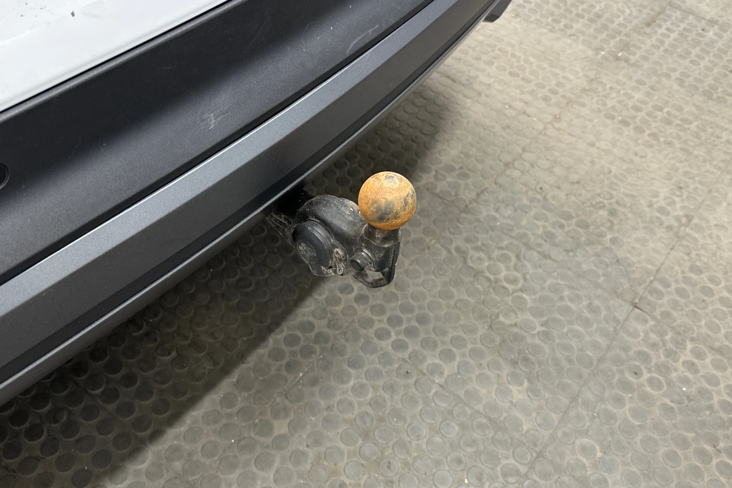 valkoinen Skoda Enyaq 2023 kuva 41.