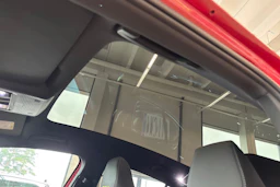 punainen Skoda Enyaq 2023 kuva 11.