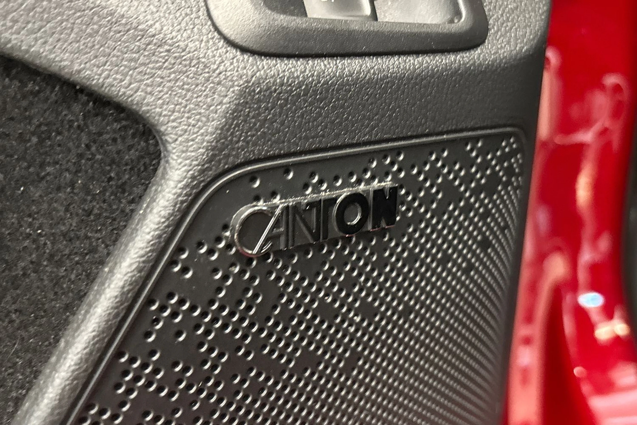 punainen Skoda Enyaq 2023 kuva 22.