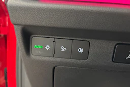 punainen Skoda Enyaq 2023 kuva 25.
