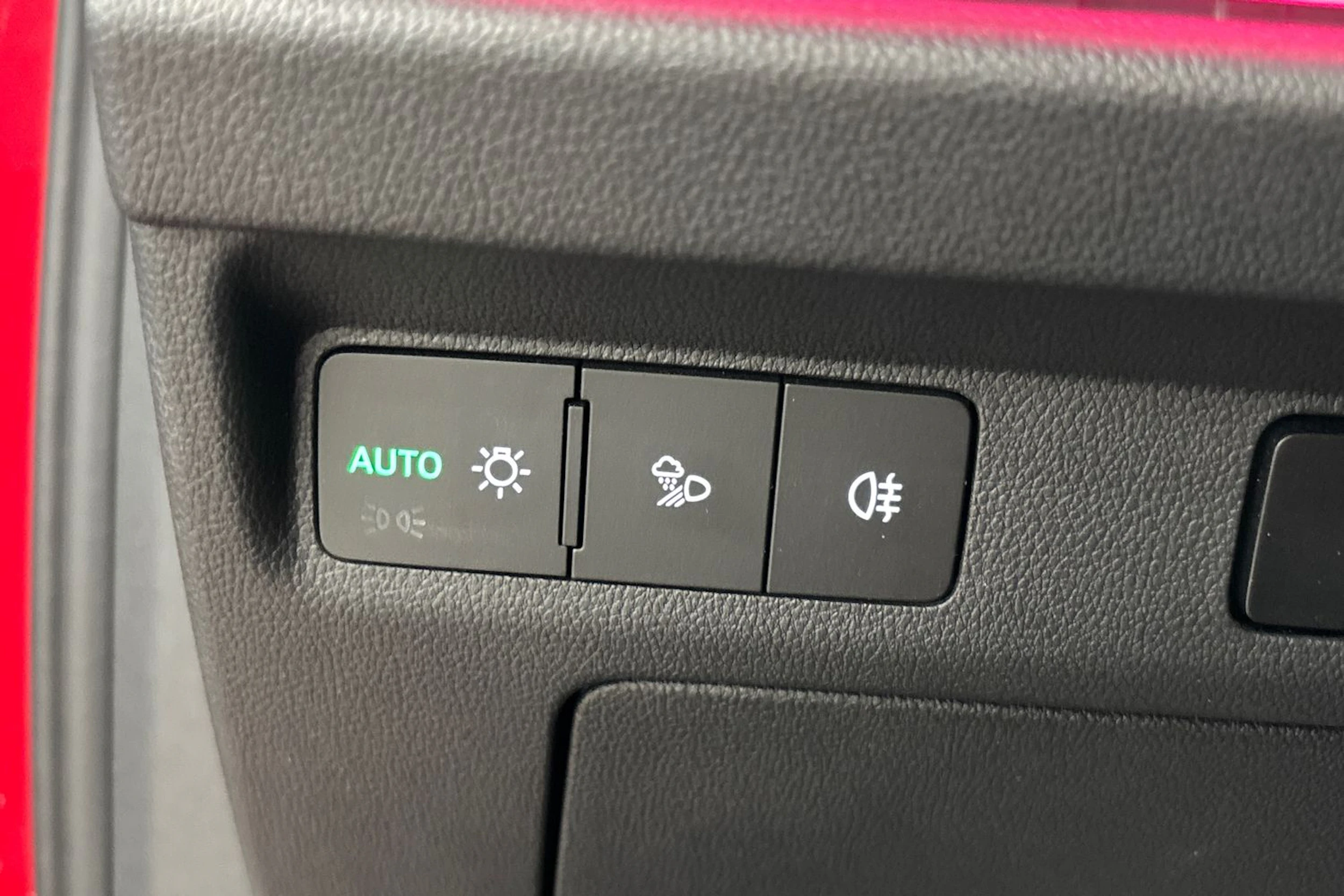 punainen Skoda Enyaq 2023 kuva 27.