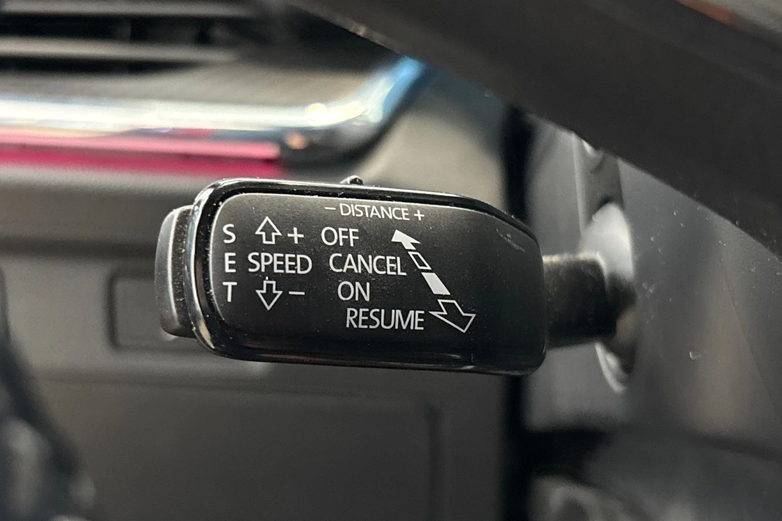 punainen Skoda Enyaq 2023 kuva 28.