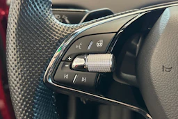 punainen Skoda Enyaq 2023 kuva 29.