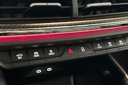 punainen Skoda Enyaq 2023 kuva 34.