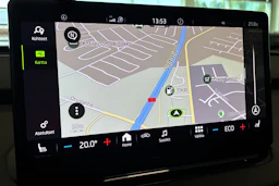 punainen Skoda Enyaq 2023 kuva 40.