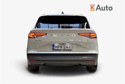 valkoinen Skoda Enyaq 2023 kuva 3.