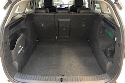 valkoinen Skoda Enyaq 2023 kuva 15.