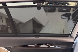 valkoinen Skoda Enyaq 2023 kuva 17.