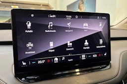 valkoinen Skoda Enyaq 2023 kuva 23.