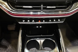 valkoinen Skoda Enyaq 2023 kuva 25.