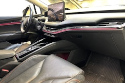 valkoinen Skoda Enyaq 2023 kuva 28.