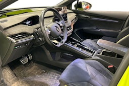 vihreä Skoda Enyaq 2023 kuva 3.