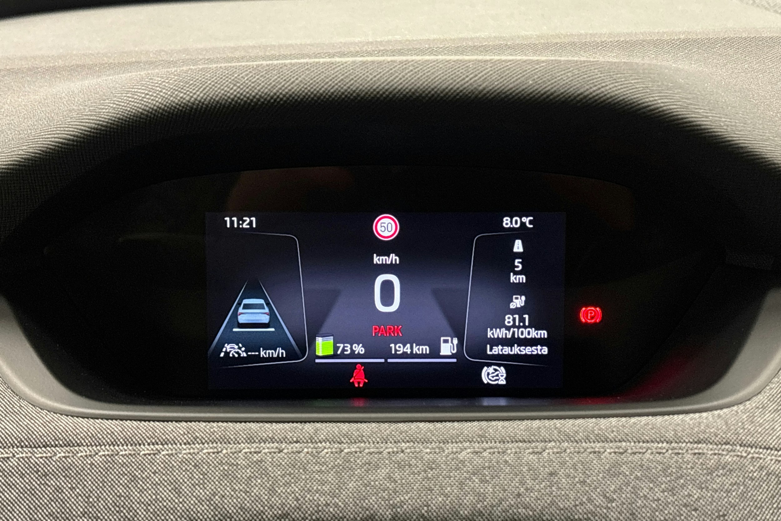 harmaa Skoda Enyaq 2023 kuva 22.