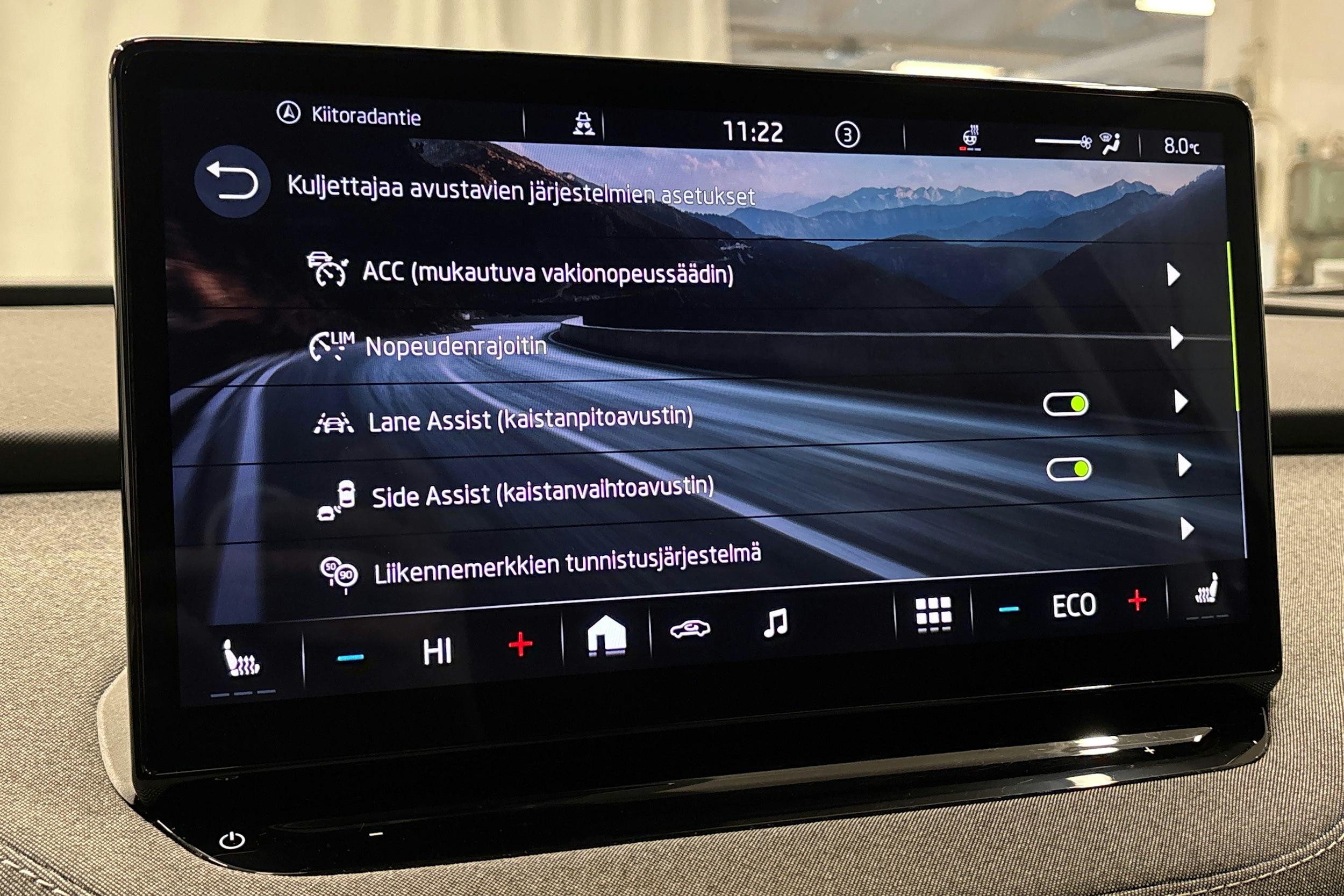 harmaa Skoda Enyaq 2023 kuva 24.