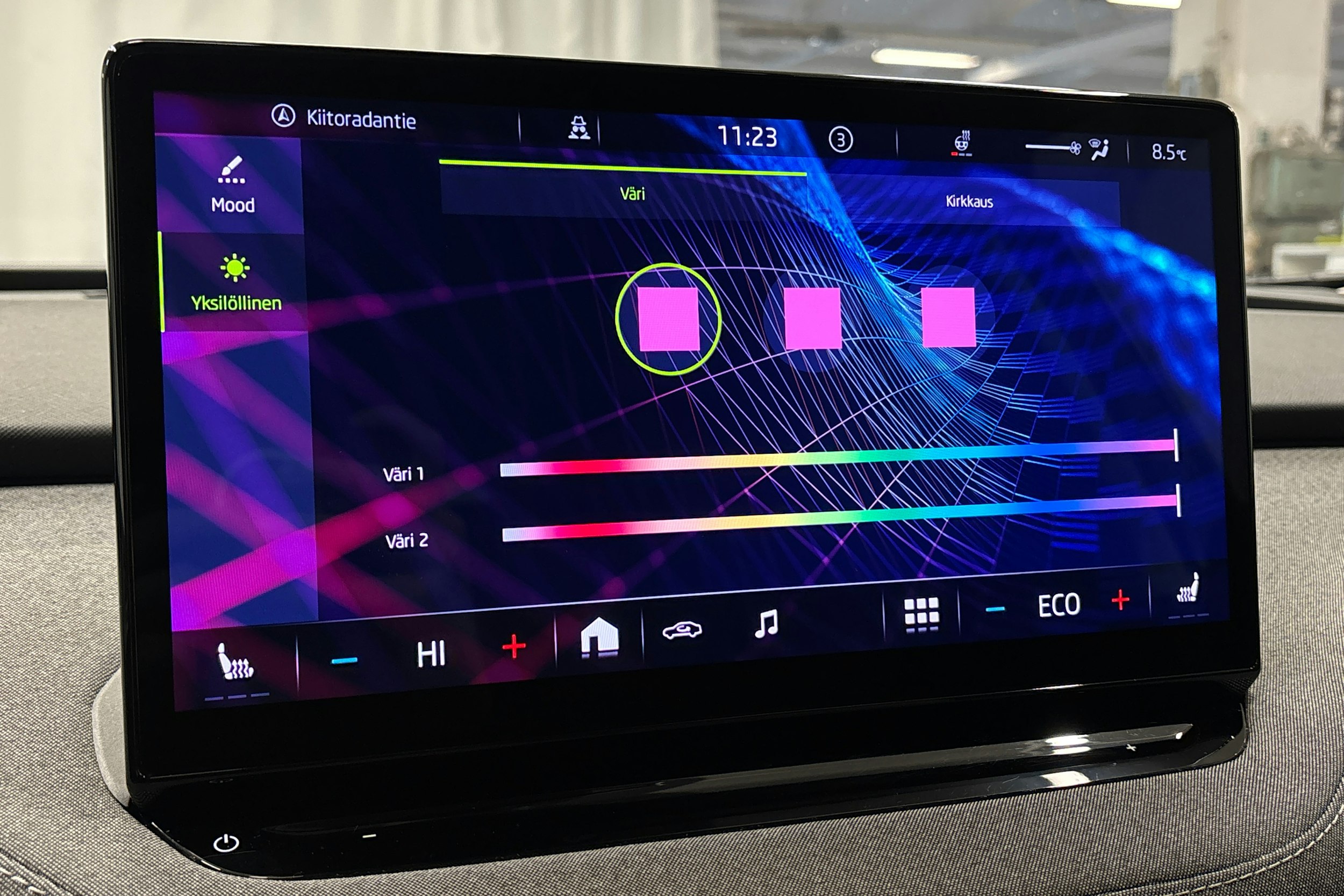 harmaa Skoda Enyaq 2023 kuva 28.