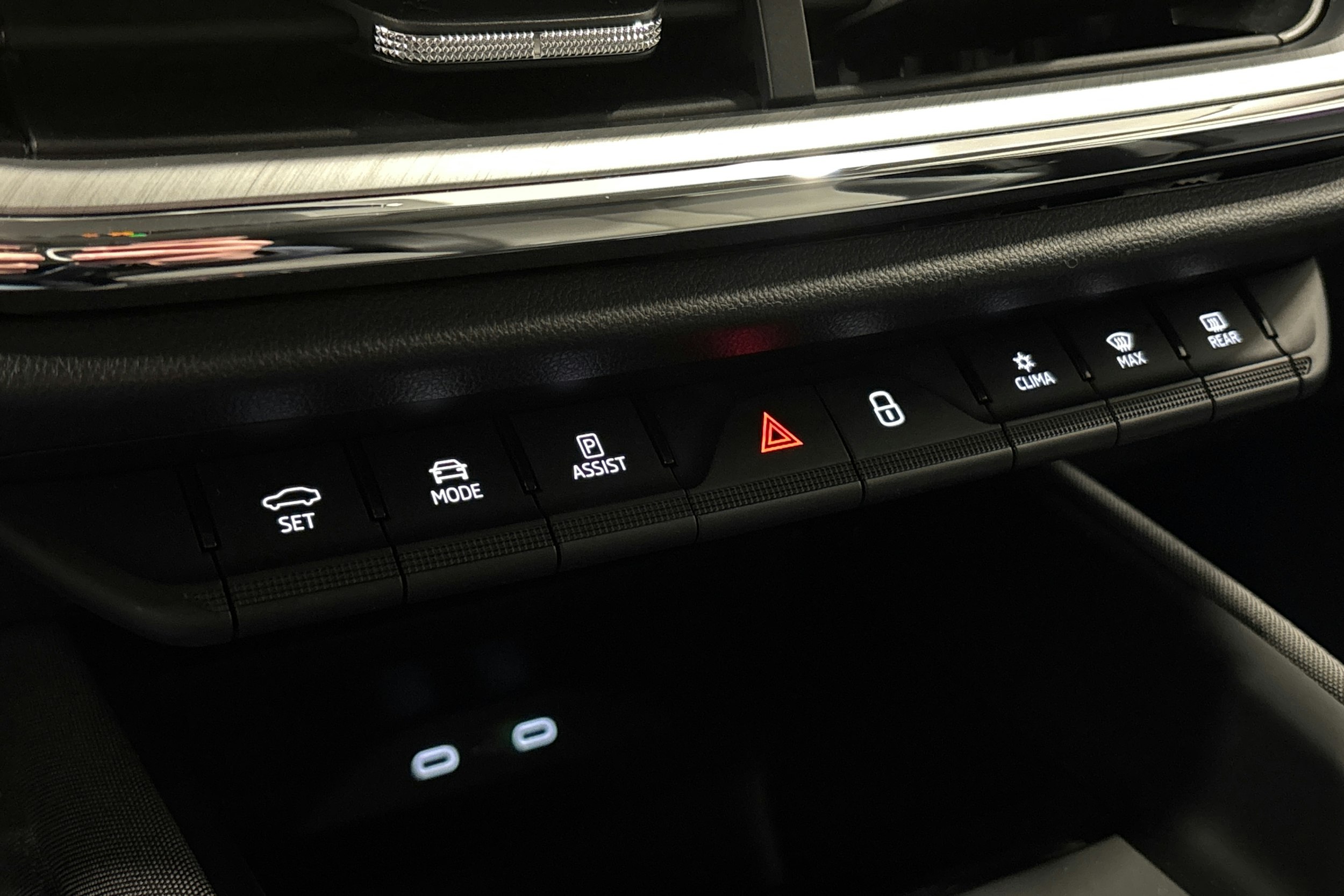 harmaa Skoda Enyaq 2023 kuva 30.