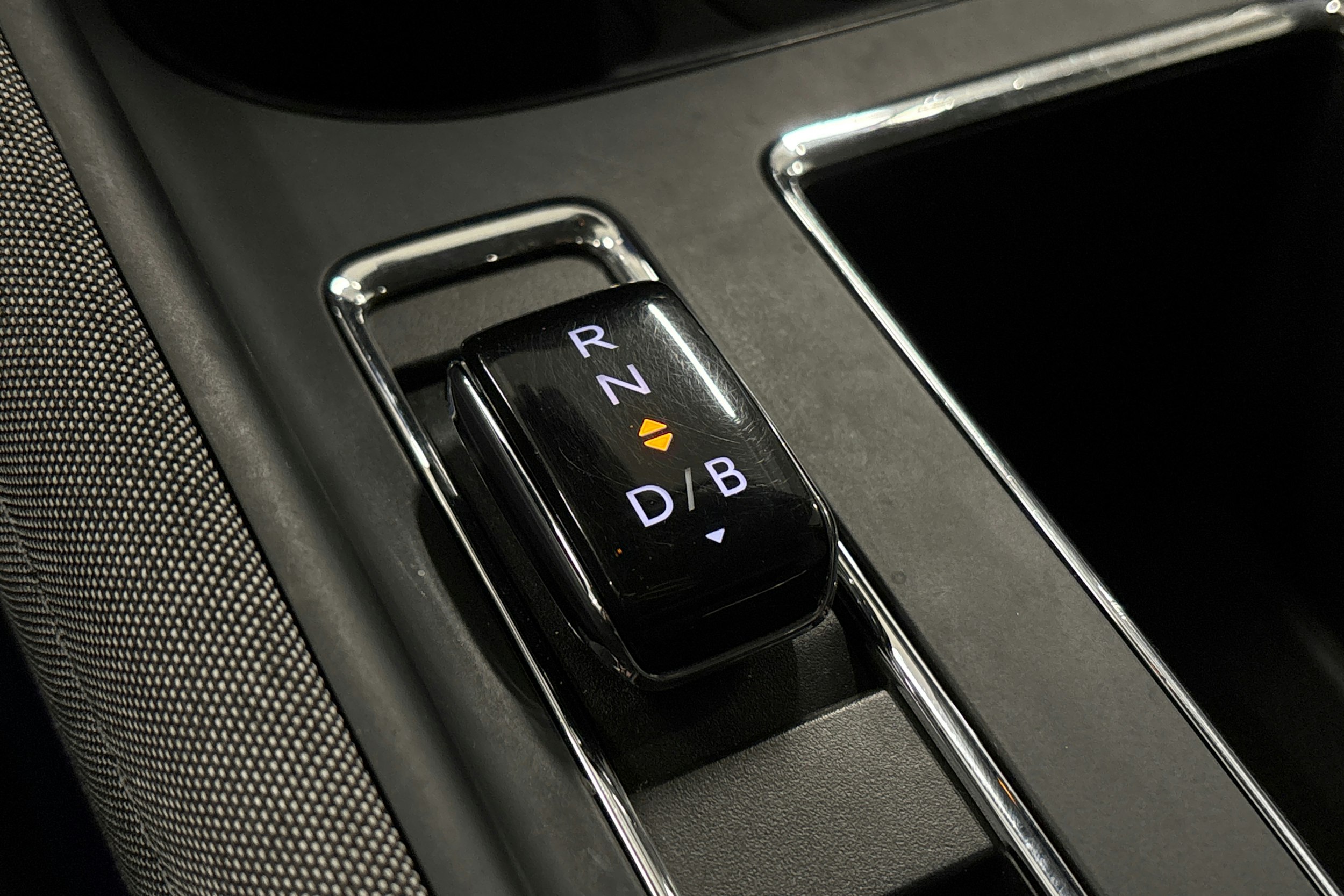 harmaa Skoda Enyaq 2023 kuva 32.