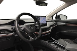 musta Skoda Enyaq 2023 kuva 7.