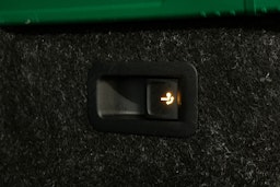 musta Skoda Enyaq 2023 kuva 15.