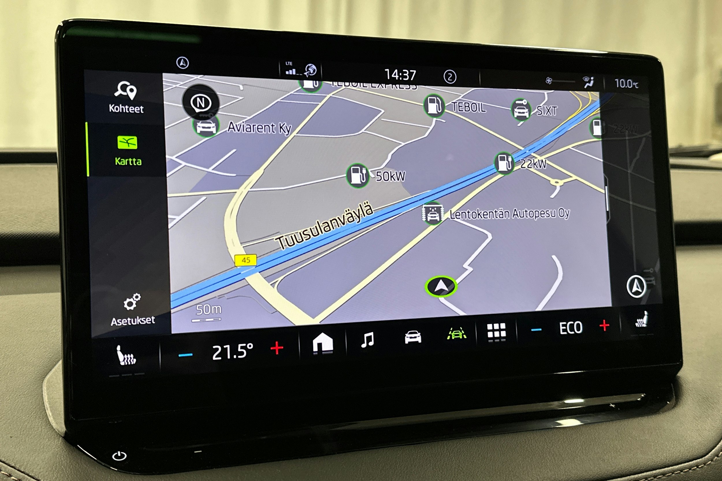 musta Skoda Enyaq 2023 kuva 24.