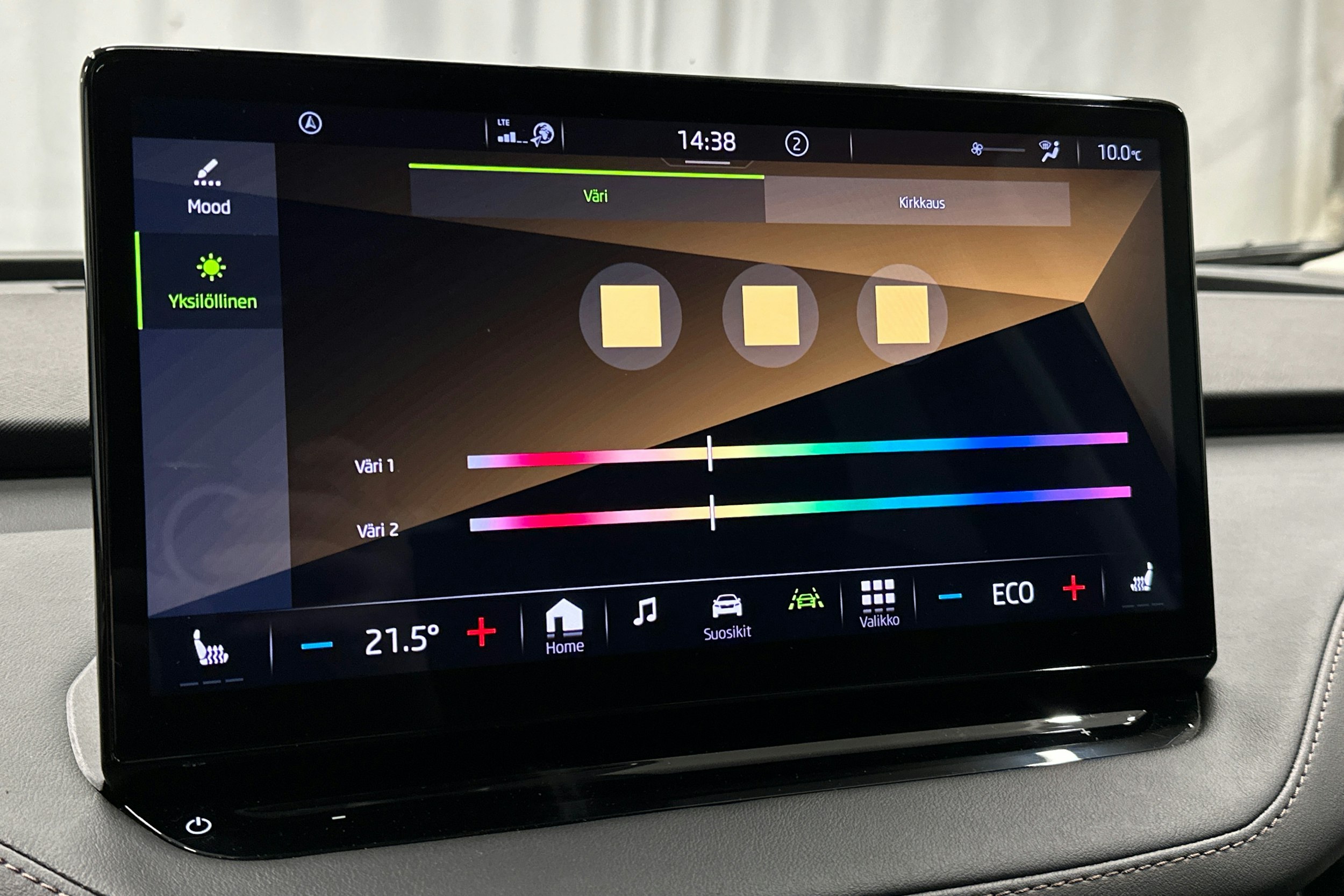 musta Skoda Enyaq 2023 kuva 29.