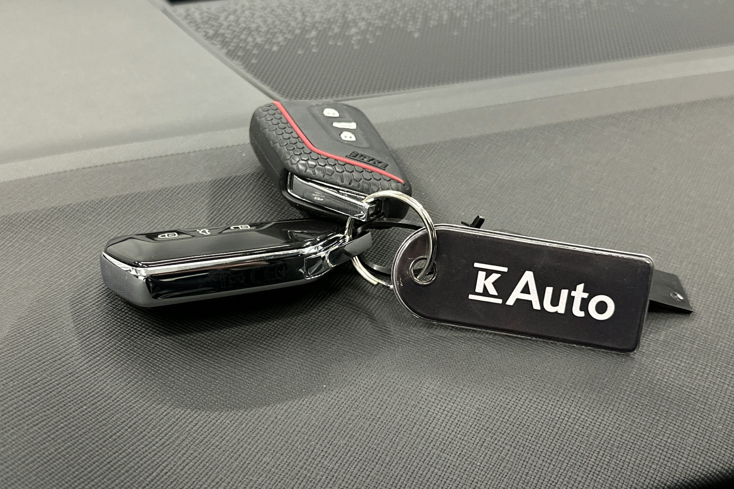 musta Skoda Enyaq 2023 kuva 35.