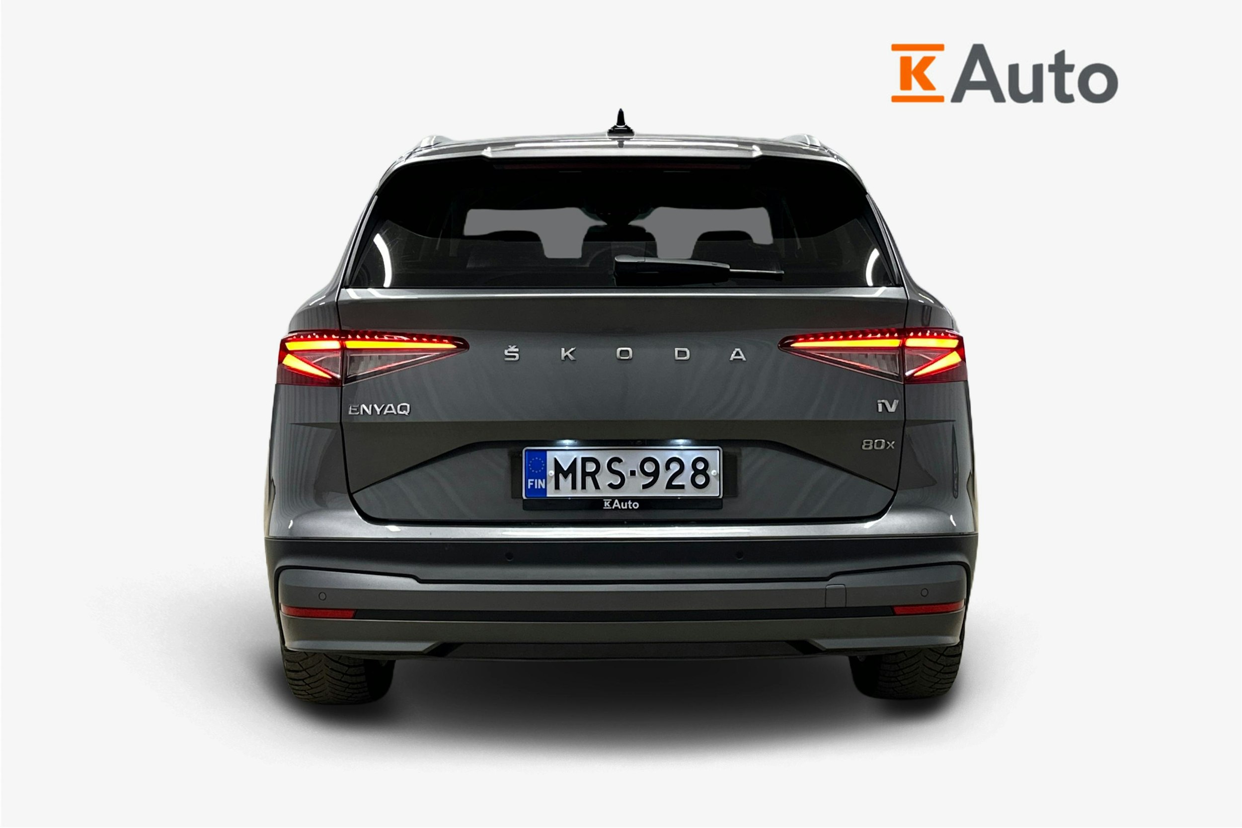 harmaa Skoda Enyaq 2023 kuva 3.