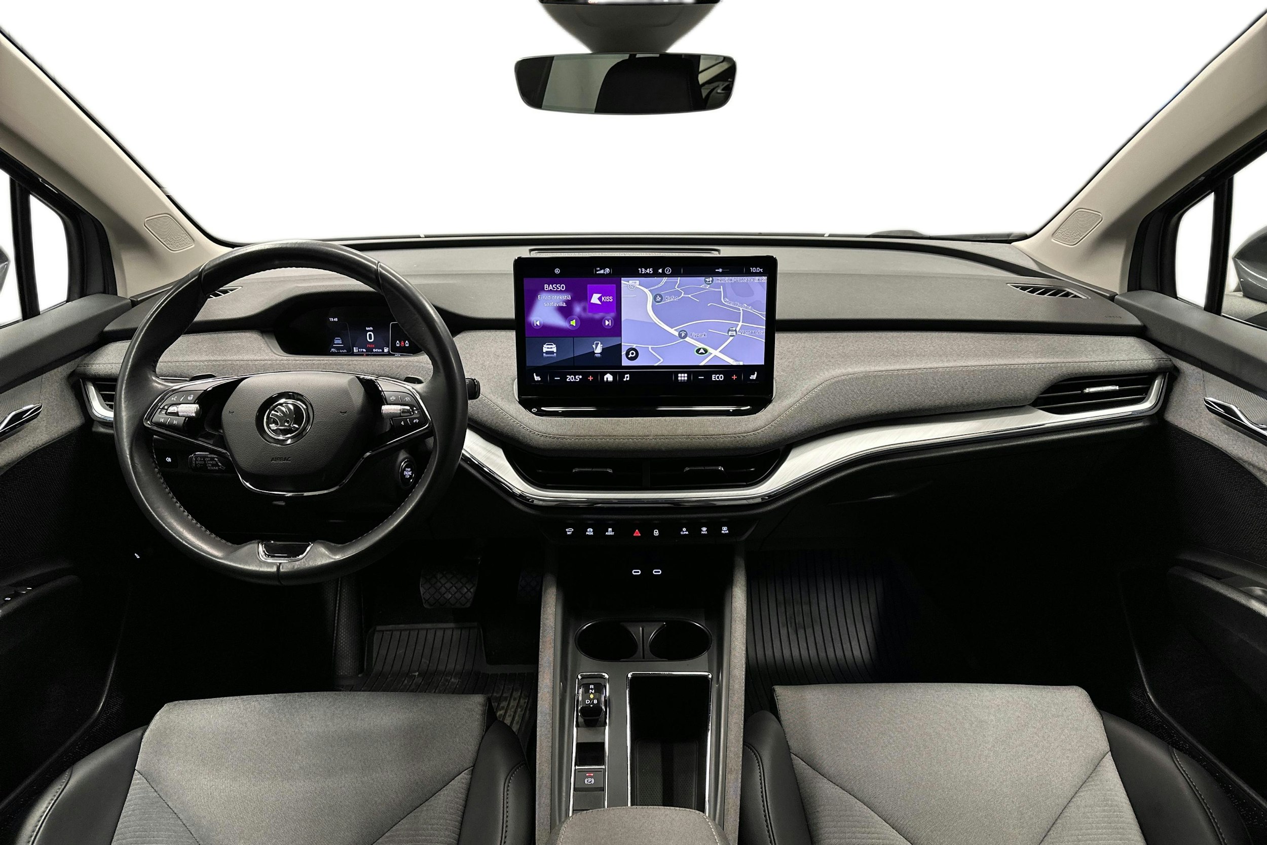 harmaa Skoda Enyaq 2023 kuva 9.