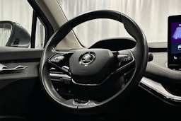 harmaa Skoda Enyaq 2023 kuva 20.