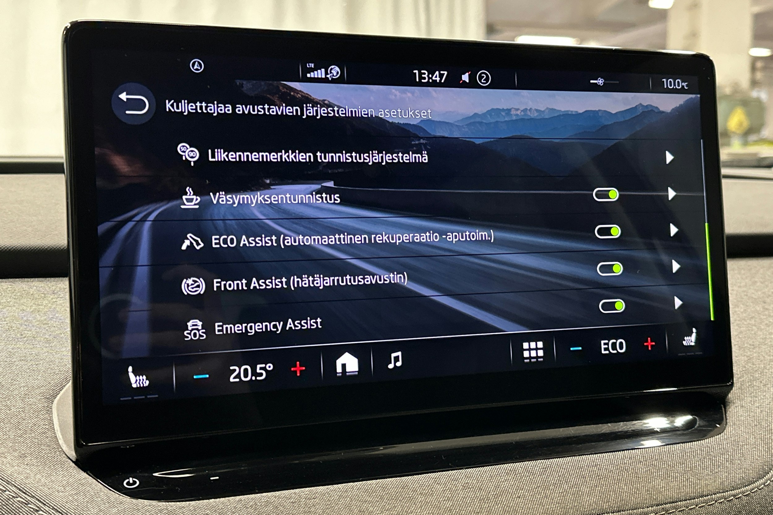 harmaa Skoda Enyaq 2023 kuva 26.