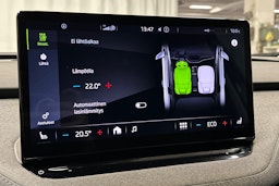 harmaa Skoda Enyaq 2023 kuva 28.