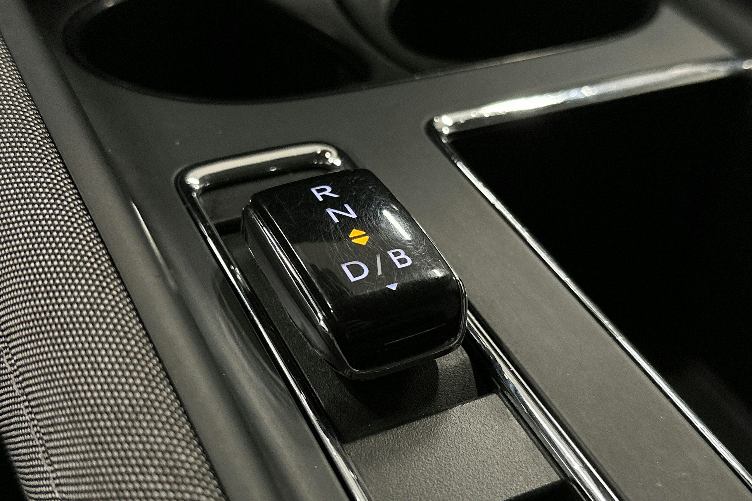 harmaa Skoda Enyaq 2023 kuva 32.