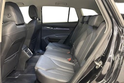 musta Skoda Enyaq 2023 kuva 10.