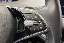 musta Skoda Enyaq 2023 kuva 21.