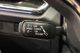 musta Skoda Enyaq 2023 kuva 22.