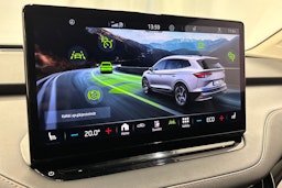 musta Skoda Enyaq 2023 kuva 25.