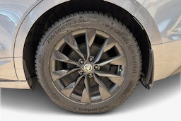 Harmaa Skoda Enyaq 2023 kuva 11.