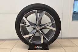 Harmaa Skoda Enyaq 2023 kuva 14.