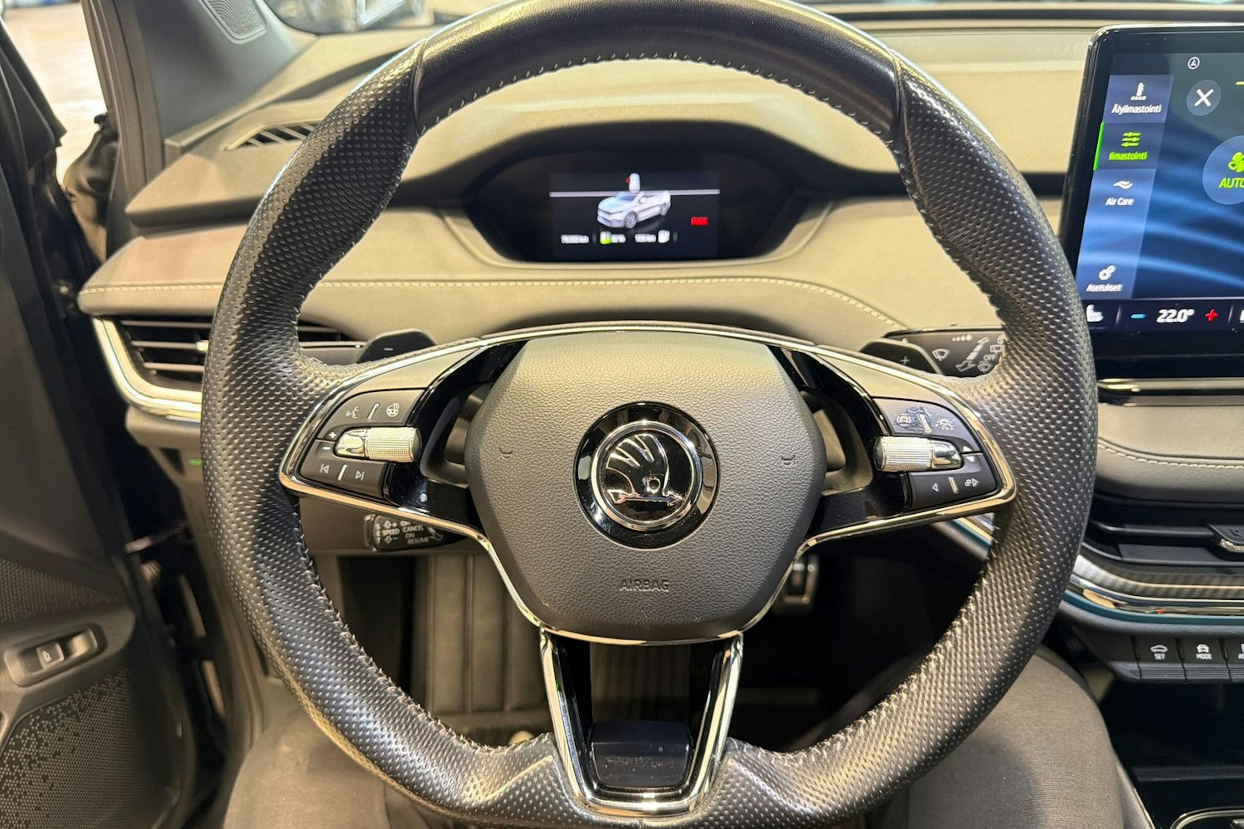 Harmaa Skoda Enyaq 2023 kuva 23.