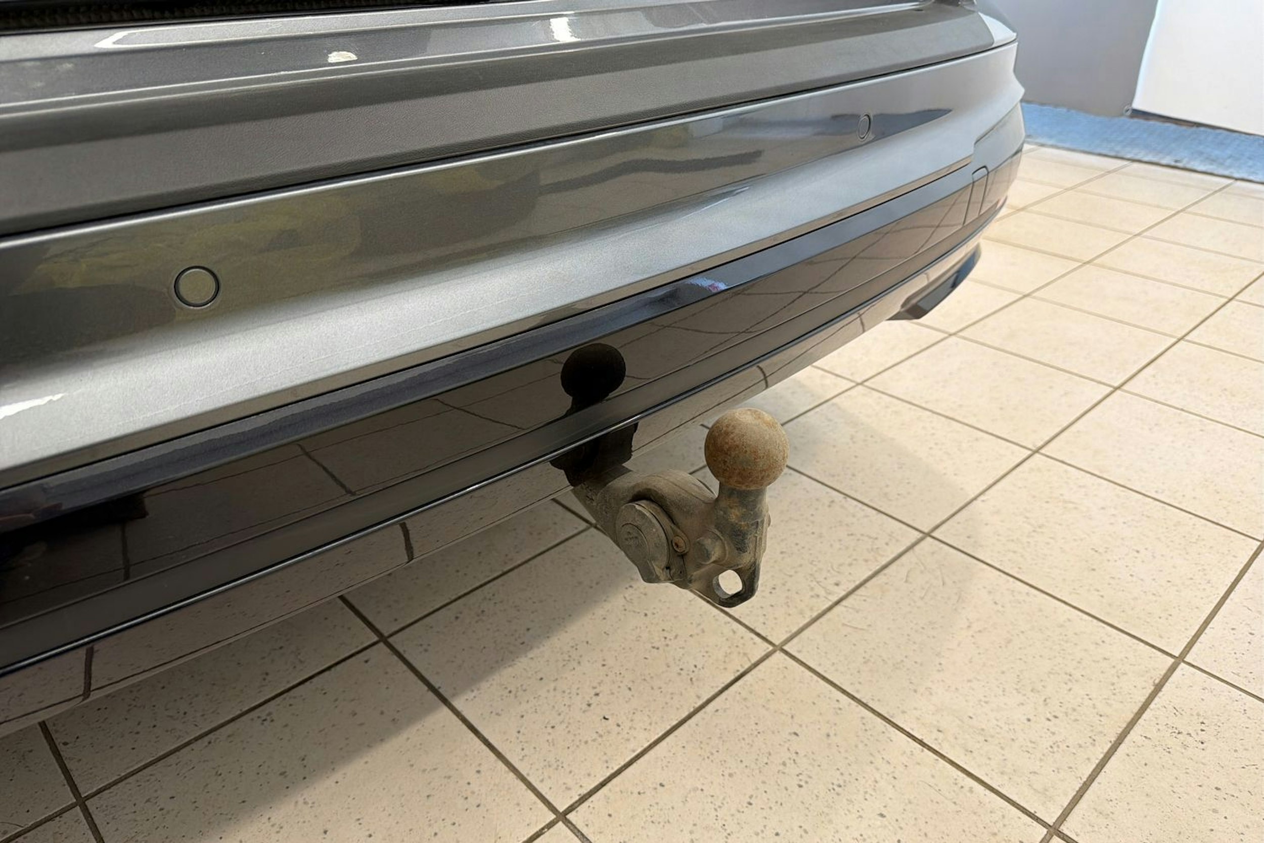 Harmaa Skoda Enyaq 2023 kuva 34.