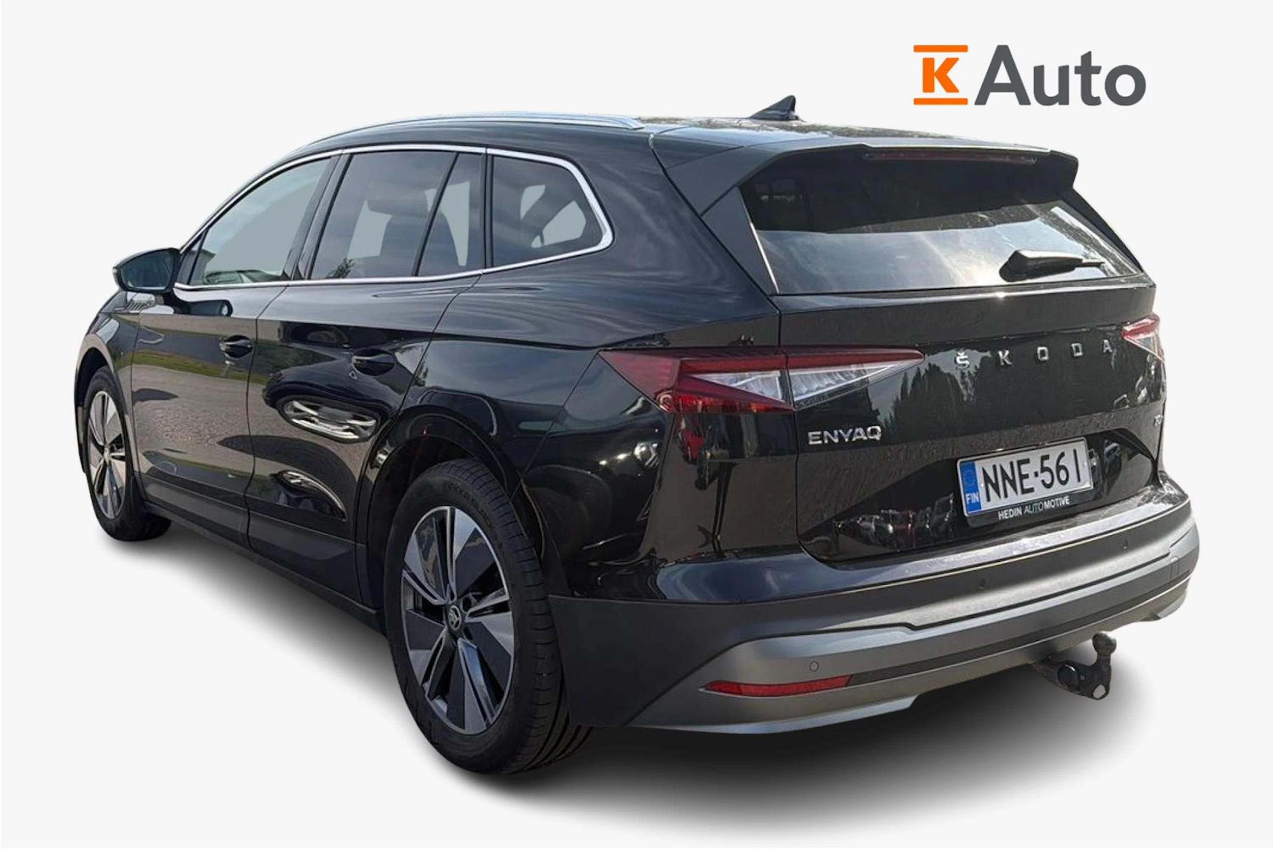 musta Skoda Enyaq 2023 kuva 2.