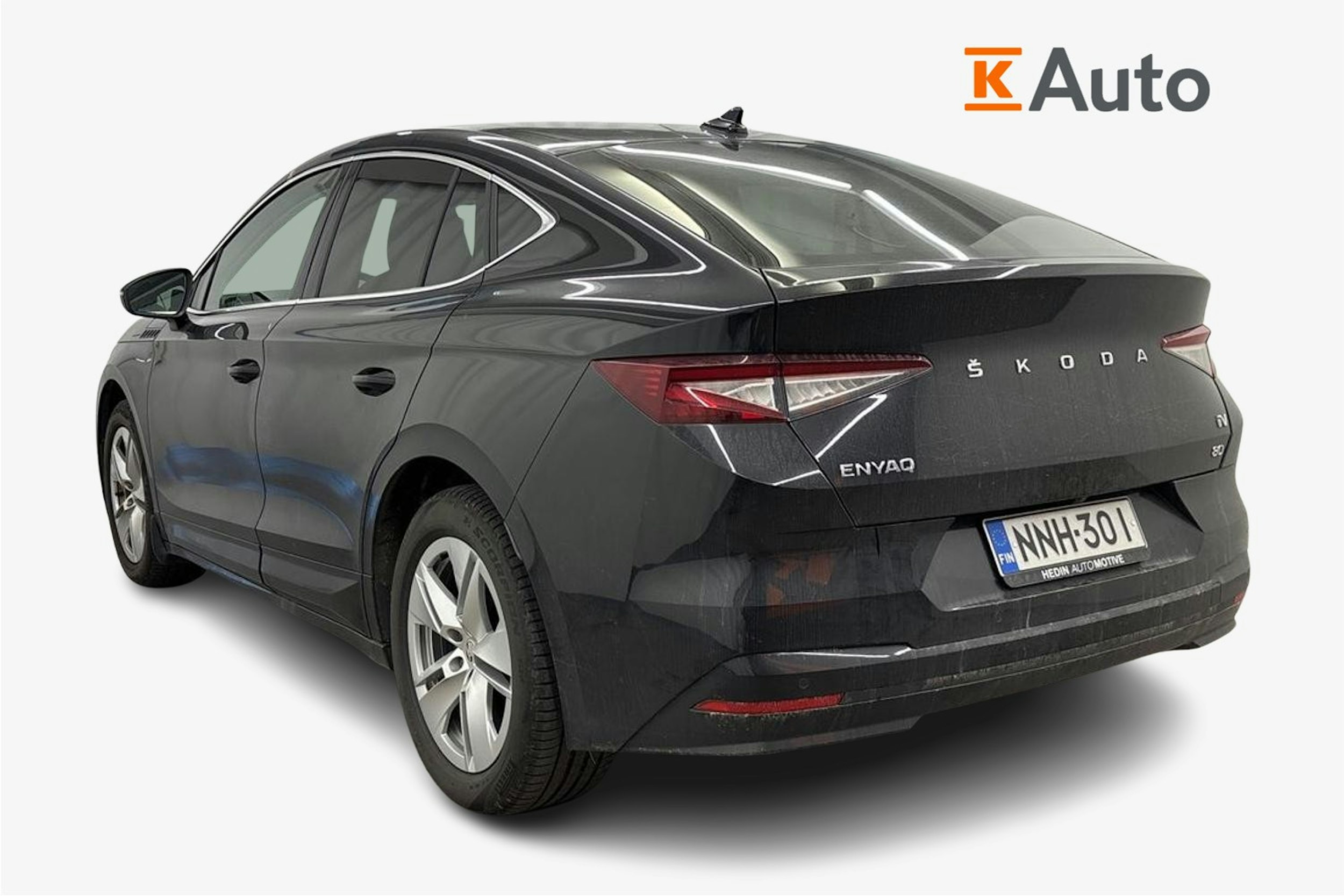musta Skoda Enyaq 2023 kuva 2.