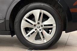 musta Skoda Enyaq 2023 kuva 9.