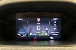 musta Skoda Enyaq 2023 kuva 17.