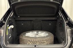 musta Skoda Enyaq 2023 kuva 26.